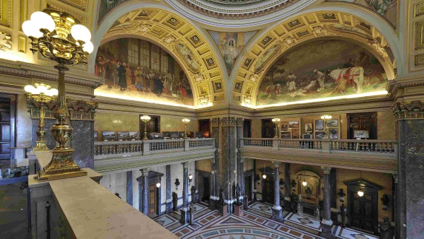 Pohled do Pantheonu před rekonstrukcí. Zdroj: Národní muzeum